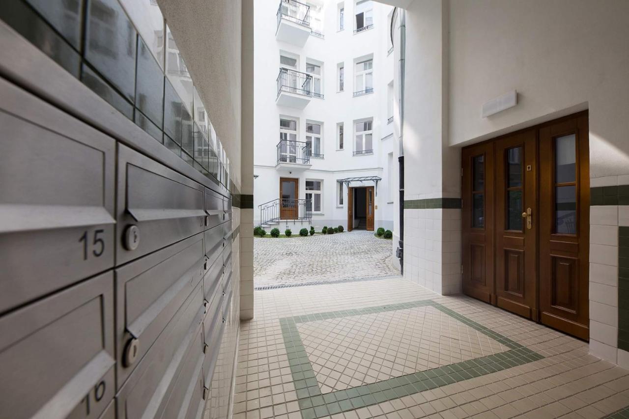 4 Eco Apart Chateau Jagiellonska 22 Warszawa Old Town Exterior foto
