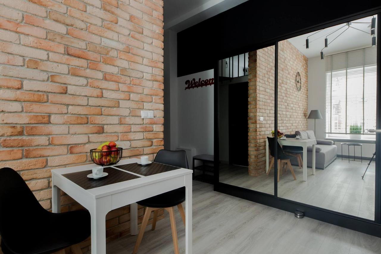 4 Eco Apart Chateau Jagiellonska 22 Warszawa Old Town Exterior foto